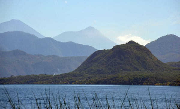 Zooming in on the Cerro de Oro, a mini-volcano at the base of Volcn Toliman on the south shore 
