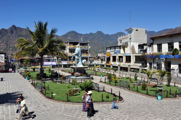 Parque Central from the church steps, San Pedro La Laguna
