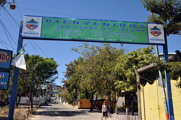 Bienvenidos a San Pedro La Laguna (for travelers arriving from Santiago Atitlán