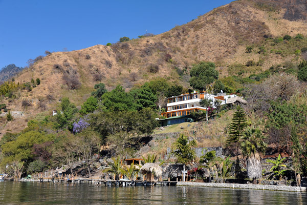 Lago de Atitlán between Tzununa and San Marcos La Laguna