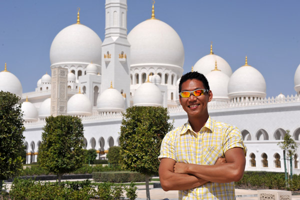 Dennis at the Sheikh Zayed Mosque, Abu Dhabi