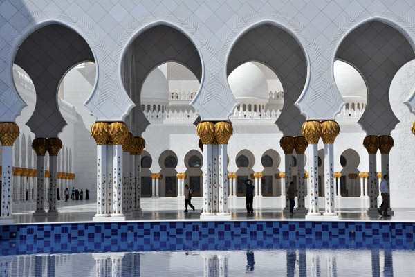 Looking through the arcade into the courtyard - Sheikh Zayed Mosque