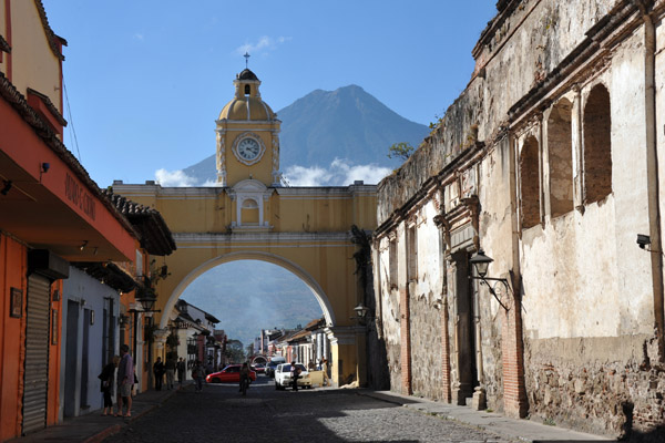Santa Catalina Arch and Volcn de Agua, Antigua Guatemala