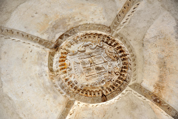 A second dome with a coat-of-arms which survived the 1773 earthquake