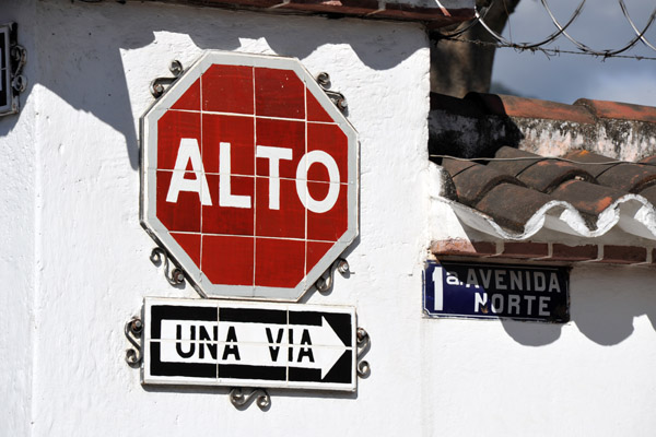 Alto - Antigua Guatemala's tile stop sign, 1a Av Nte
