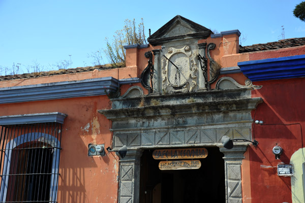 Caf La Escudilla and Riki's Bar, Antigua Guatemala