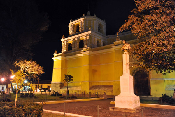Iglesia de Nuestra Seora de la Merced at night