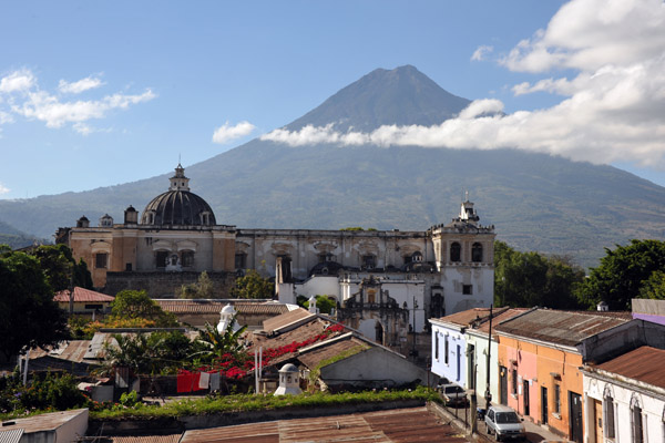 Iglesia de San Francisco in the southeast corner of Antigua Guatemala