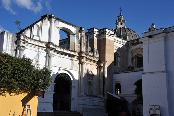 While much of the Church of St. Francis has been restored to active use, the main building is still surrounded by ruins