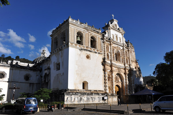 Iglesia de San Francisco dates from the mid-16th Century but has been destroyed and rebuilt many times