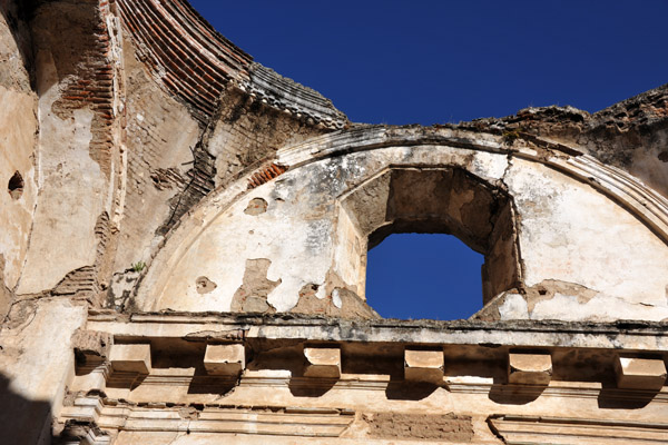 Octagonal windows were popular with church architects in Antigua Guatemala