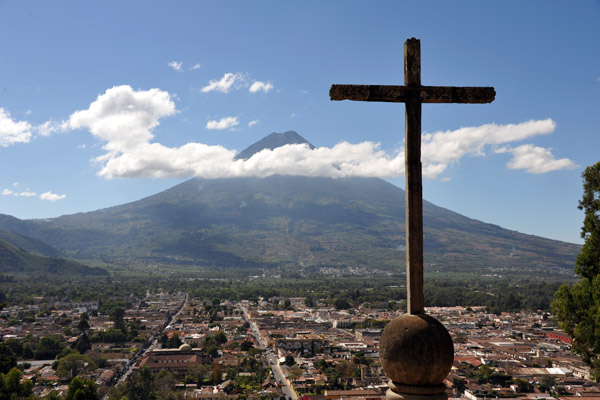 Volcn de Agua and Antigua Guatemala, Cerro de la Cruz