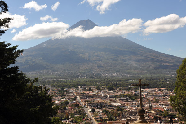 Volcn de Agua and Antigua Guatemala, Cerro de la Cruz
