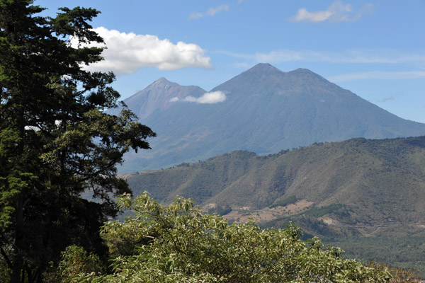 The volcanoes to the west of Antigua Guatemala