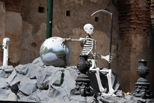 Skeleton with a sickle, Santa Catalina