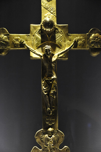 Paseo de los Museos - a fine crucifix