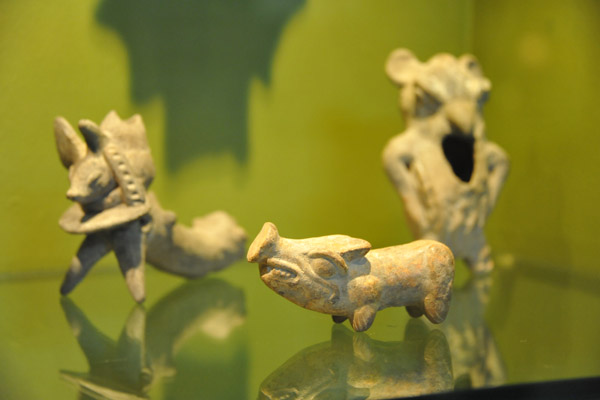 Museo Arqueologico - figurines 