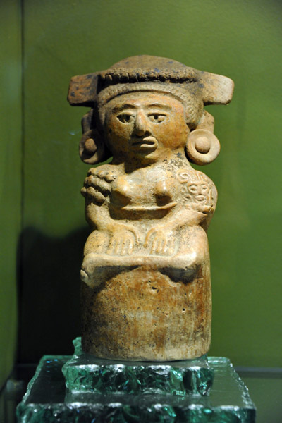 Museo Arqueologico - female figure