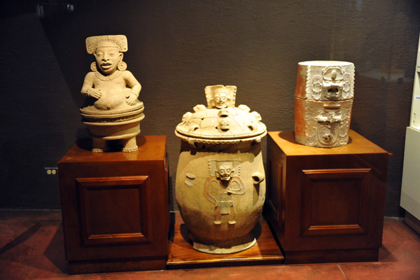 Paseo de los Museos, Museum of Pre-Columbian Art and Modern Glass