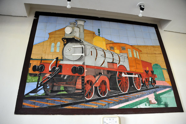 Painted tiles of a steam locomotive, Cultural Station, Campinas