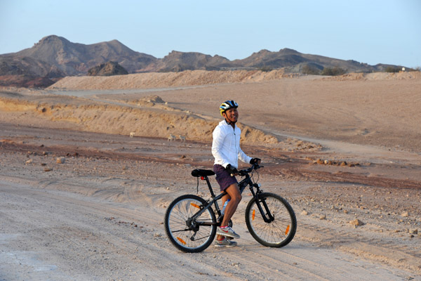 Abu Dhabi Mar12 0800.jpg