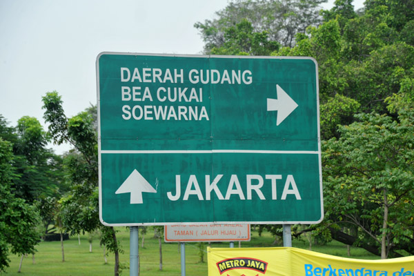 Road from the airport to Jakarta