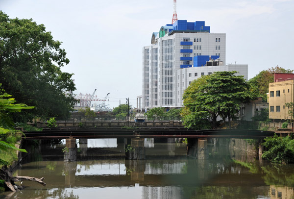 Dirty Canal linking Beira Lake and the Harbour