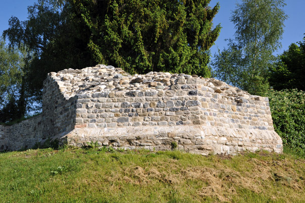 Ruins of the Roman Kastell Tasgetium on the south bank of the Rhine, Auf Burg
