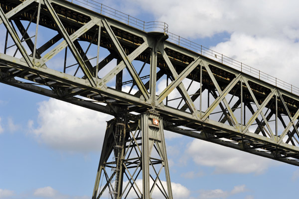 Railroad bridge crossing the Rhine at Heimshofen (CH)