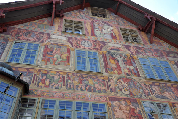 Ritter Apotheke covered in frescos, Vordergasse