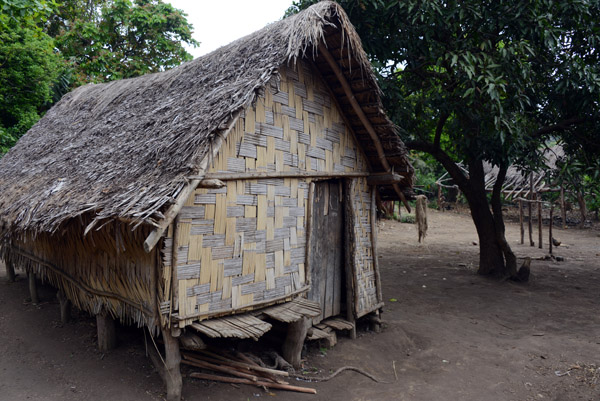 The Yakel build storage huts on short stilts