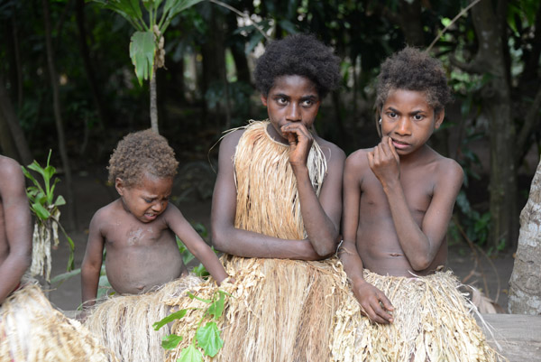 Yakel girls, Louinio Nambas Kastom Village, Tanna