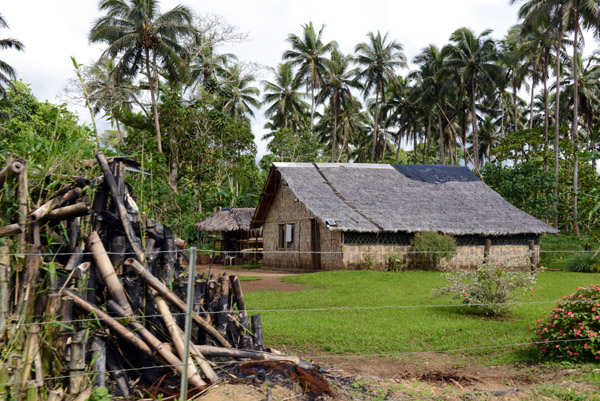Traditional Vanuatu architecture is similar to the nipa hut of the Philippines