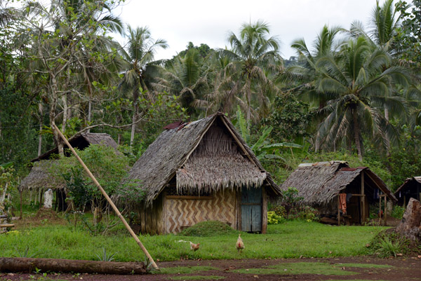 Nambel Village, Santo