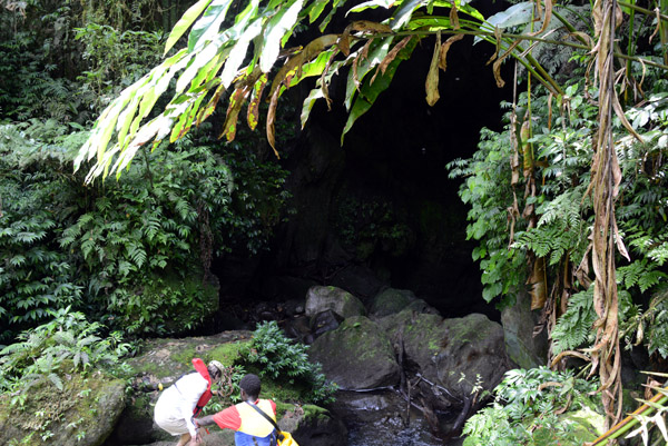 The entrance to Millennium Cave - time to put the Nikon D700 in the waterproof bag