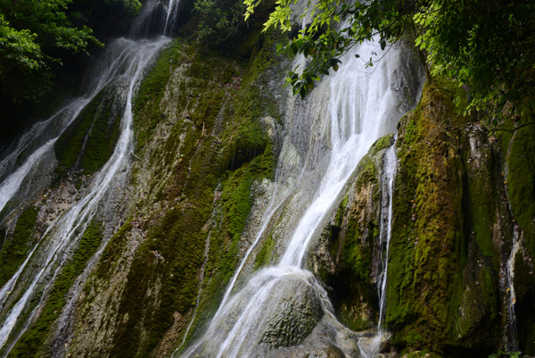 The falls must be huge during the rainy season