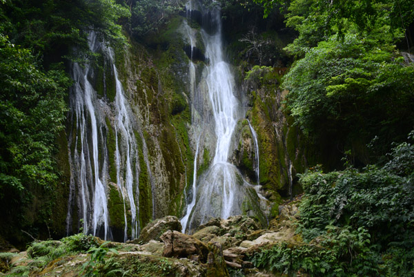 The main falls, Mele Cascades