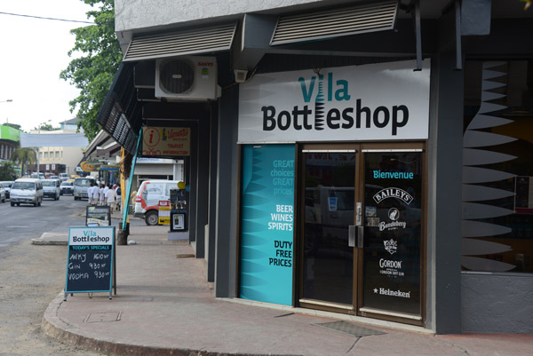 Vila Bottleshop, Main Street