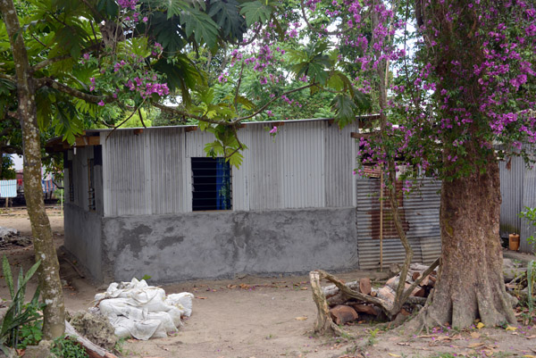 Tin hut at Mele Maat to the northwest of Port Vila