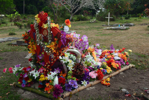 Flowers at a fresh burial, Mele Village