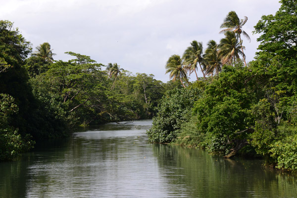 The river crossing at Epule on the east coast of Efat