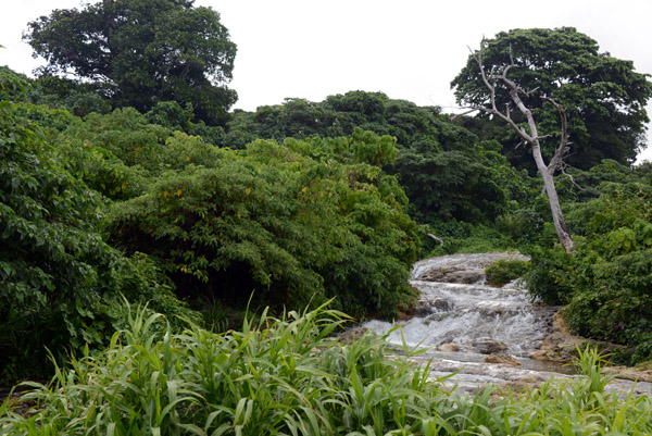 Stream between Forari and Eton on the east coast of Efat