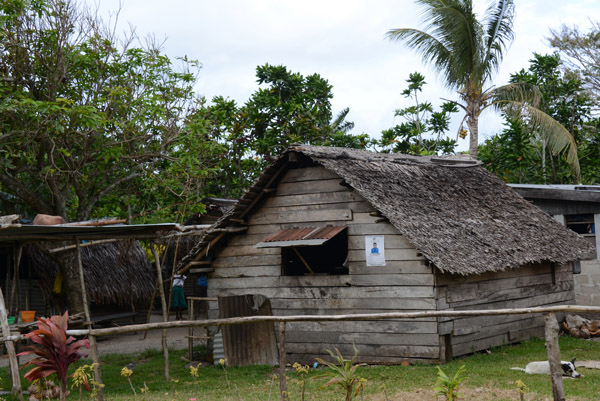 Wooden hut, east coast of Efat