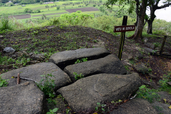 Vatu Ni Bokola - Killing Stone, Tavuni Hill Fort