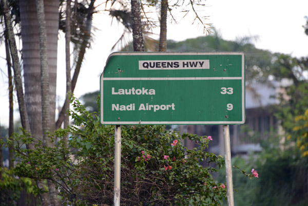 The Queens Highway connects Nadi with Suva via the southern coast of Viti Levu