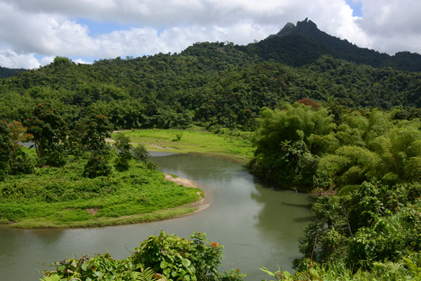 The river widens as it flows eastward down from the mountains of Viti Levu