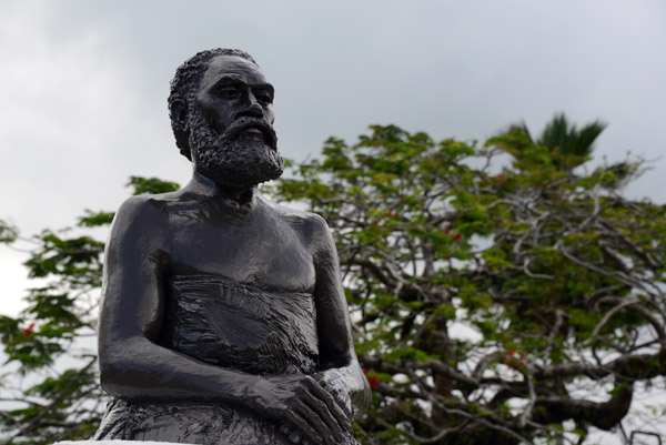 Statue of Ratu Epenisa Seru Cakobau, Government House