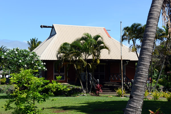Modern house using traditional Fijian architectural features, Rakiraki