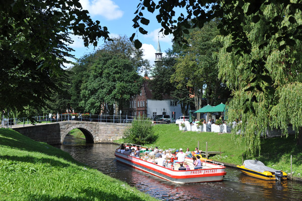 Stone bridge across the Middelburg Canal