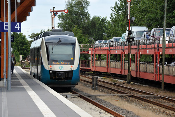 Danish train to Tnder at Niebll Station